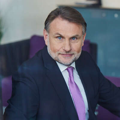 Dr. Robert Winterhalter